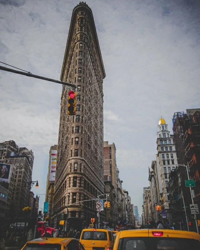 Flatiron building in 23 Street & Broadway Avenue