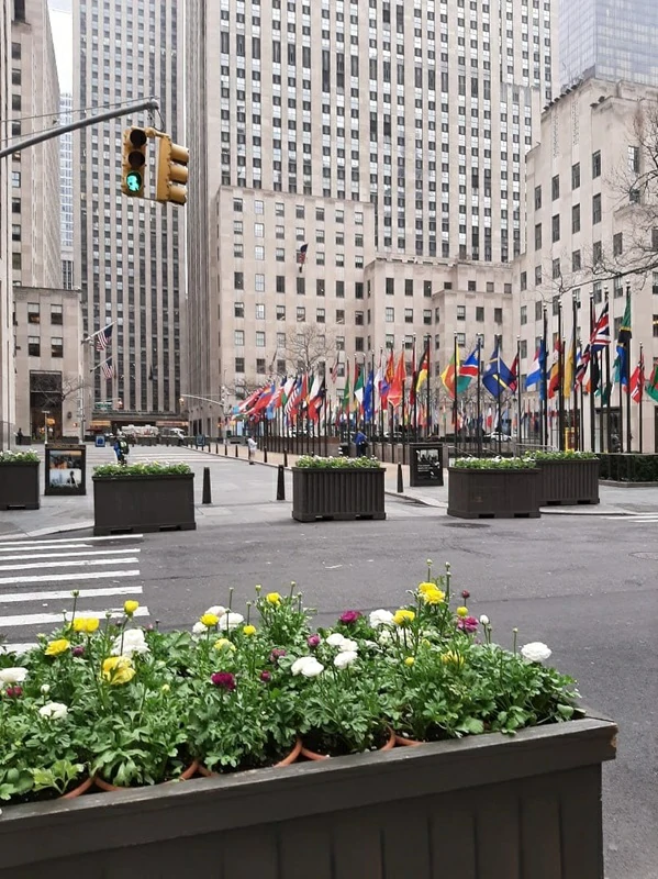 Between 49 &50 Street and 5 Avenue & 6 Avenue, Rockefeller Center, NYC