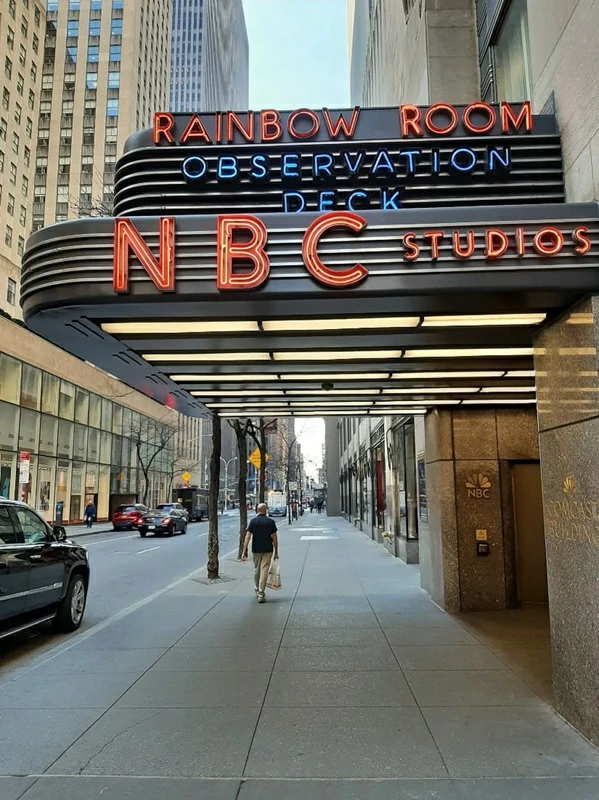 NBC studios in 50 Street between 5 & 6 Avenue (Avenue of Americas), Rockefeller Center, NYC