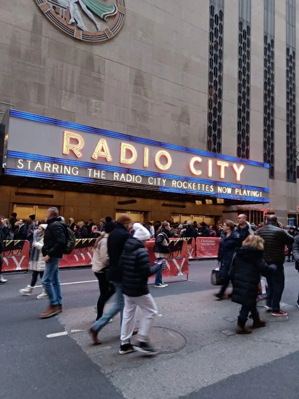 RADIO CITY in 50 Street & 6 Avenue of America